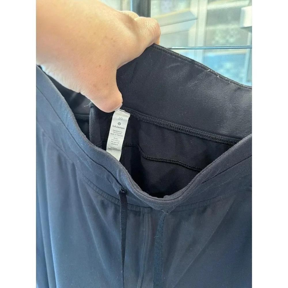 Lululemon black jogger women's 20